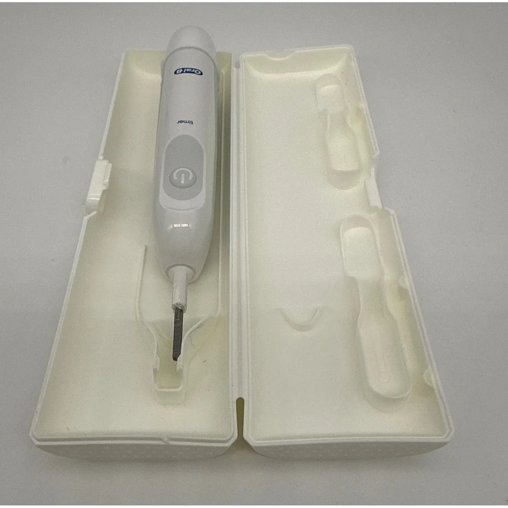 Oral-B Battery Powered Electric Toothbrush Handle w/Travel Case White NO Brush